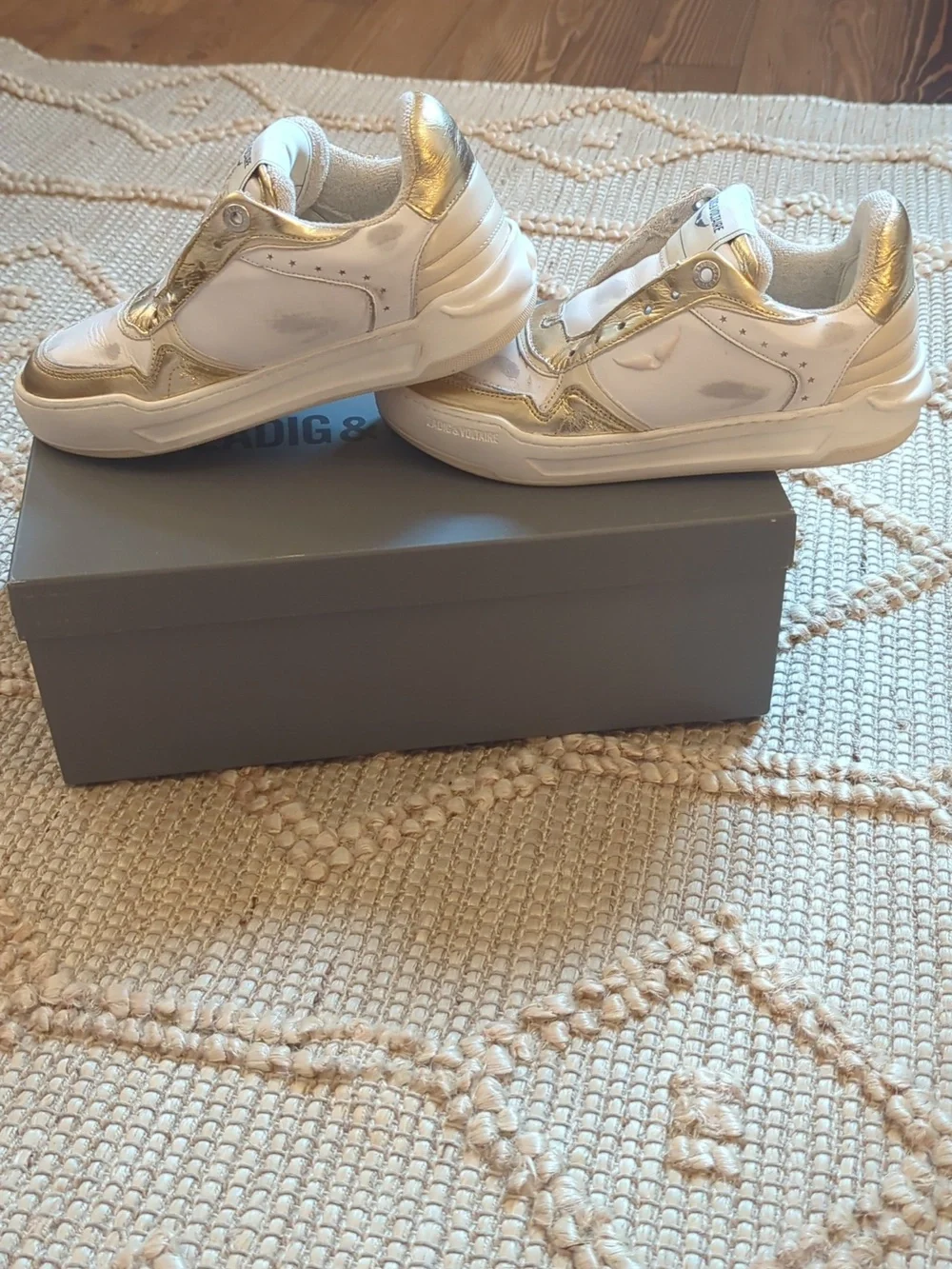 NWB Zadig & Voltaire Wings Low Sneakers White Gold Leather Size 7 (37) - Picture 4 of 7